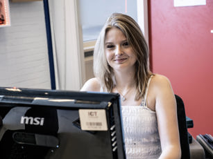 ICT student in de klas