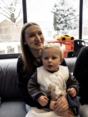 PW student met kindje op schoot