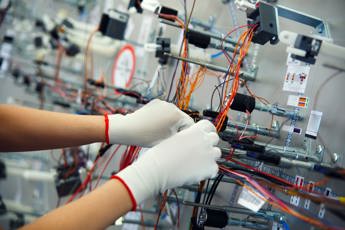 (3)monteur elektrotechnische industriële installaties en systemen DC