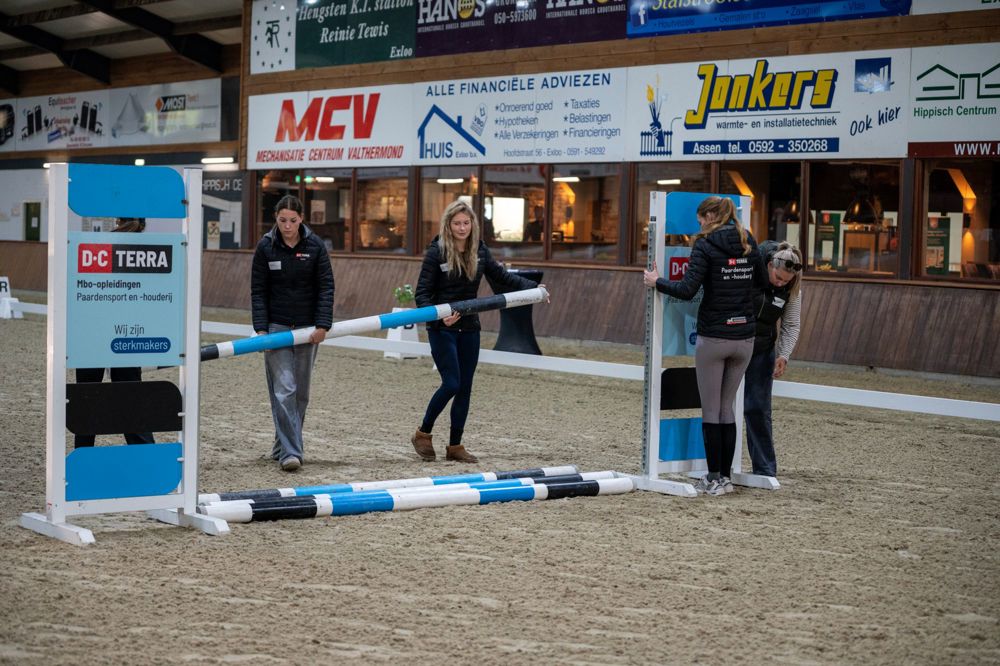Foto 5 - studenten Paardensport en -houderij.jpg